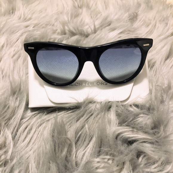 MICHAEL KORS Bora Bora Sunglasses MK-2074 - Picture 4 of 6